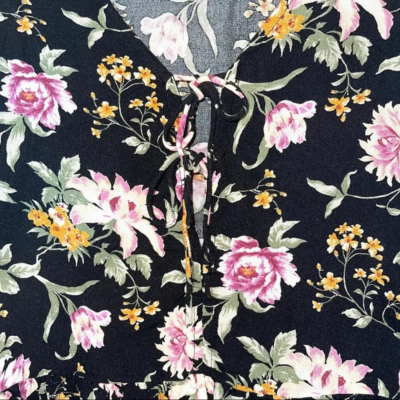 American Eagle Black Synthetic Tie Front Floral Print Top Medium Women’s - Picture 4 of 13